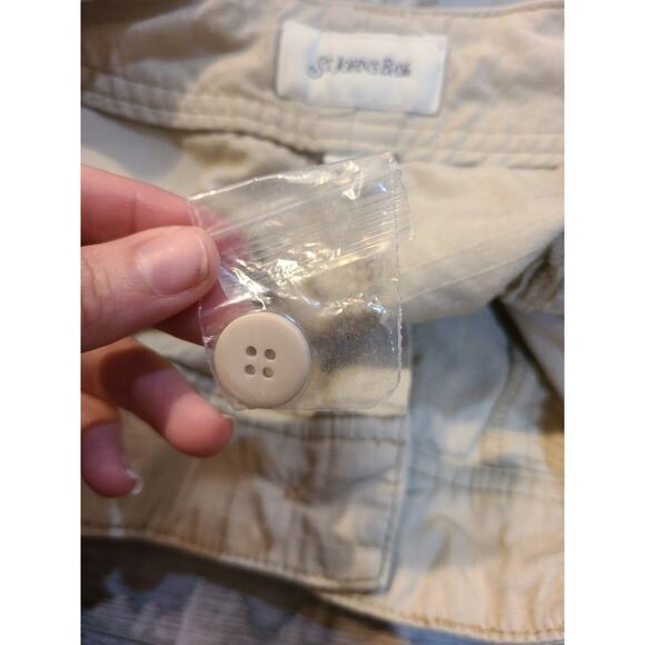 St. Johns bay size 10 womens khaki cargo style shorts - Picture 3 of 9